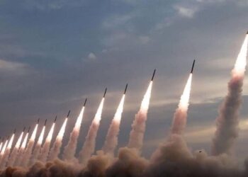 إيران تتوعد برد واسع| تجهيز آلاف الصواريخ.. وواشنطن تجري تدريبا إقليميا