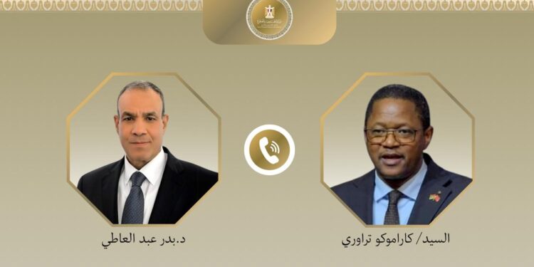 اتصال هاتفي بين وزير الخارجية ونظيره البوركيني