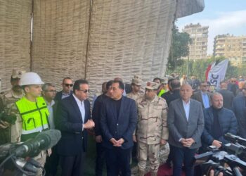 رئيس الوزراء يبدأ جولة ميدانية لتفقد أعمال إنشاء ورفع كفاءة عدد من المنشآت الصحية بمحافظتي القاهرة والجيزة