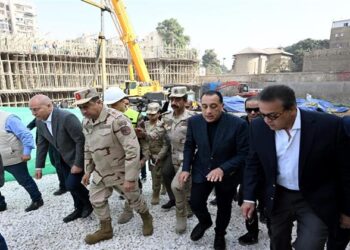 رئيس الوزراء يتفقد مستشفى أورام دار السلام (هرمل سابقا) ومبناها الجديد