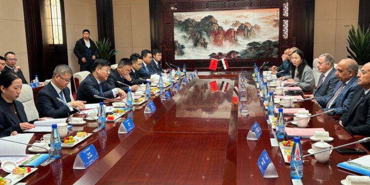 وزير الكهرباء يشهد توقيع مذكرة تفاهم مع الصين لتوطين صناعة منظومات الطاقة المتجددة وبناء أول مصنع Inverters في مصر