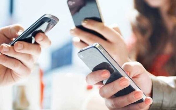 تنظيم الاتصالات: إتاحة تقسيط رسوم الهواتف المستوردة خلال الفترة المقبلة