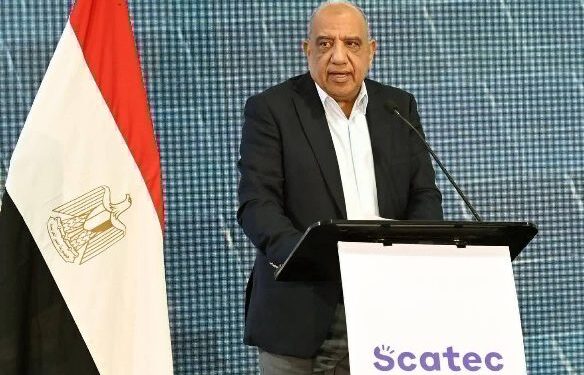 وزير الكهرباء يغادر إلى الصين لبحث الخطوات التنفيذية لإقامة مصنعي بطاريات تخزين الطاقة