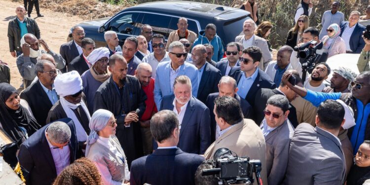 محافظ البنك المركزي ووزير الزراعة يتفقدان عدد من القرى المستفيدة من مشروع دعم صغار المزارعين بمحافظة أسوان