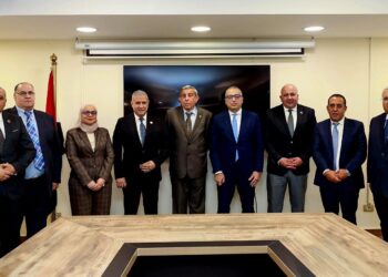 رئيس البنك الزراعي المصري يلتقي أعضاء لجنة الزراعة بمجلس الشيوخ لبحث جهود التنمية الزراعية ودعم صغار المزارعين