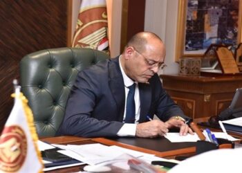 وزير العمل يعتمد صرف 3.1 مليون جنيه لدعم العمالة غير المنتظمة في 23 محافظة