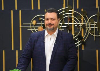 مراد مكرم يهنئ متابعيه بمناسبة العام الميلادي الجديد