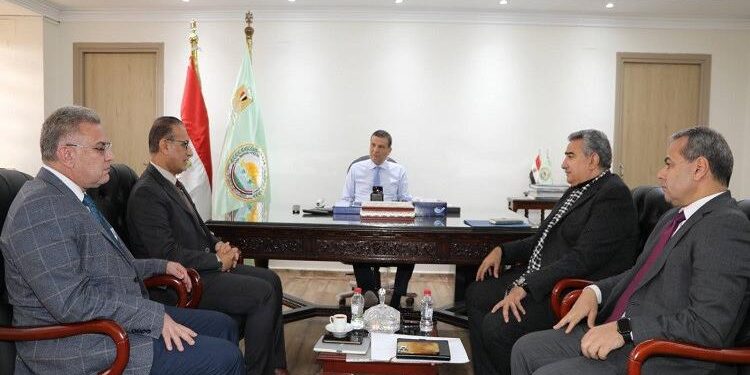 وزير الزراعة يبحث مع “مكافحة الجراد الصحراوي” سبل تعزيز التعاون الإقليمي
