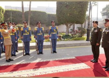 وزير الدفاع ورئيس أركان حرب القوات المسلحة يلتقيان نائب القائد العام للجيش الوطنى الليبى