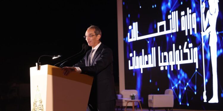 الاتصالات تقود النمو الاقتصادي في مصر: القطاع يساهم بـ6% من الناتج المحلي ويواصل الصدارة في 2025