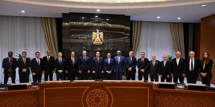 رئيس الوزراء يشهد توقيع اتفاقية مشروع “ريكسوس وريكسوس ليفينج – مركز التجارة العالمي بالقاهرة”