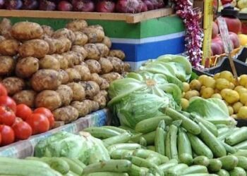 أسعار الخضار والفاكهة في الأسواق اليوم السبت
