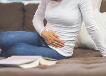 التبول الليلي عند الأطفال والكبار.. حسام موافي يقدم روشتة للتعامل معه بشكل صحيح