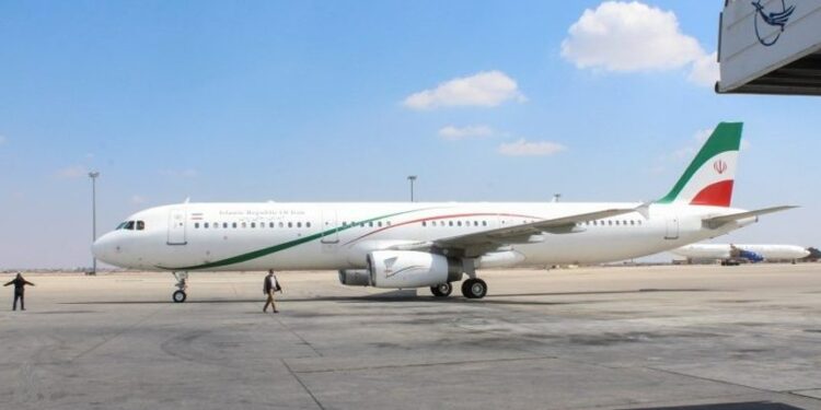 إيران تمدد إغلاق مجالها الجوي