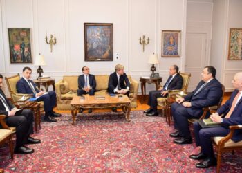 وزير الخارجية يلتقي المبعوث الأممي الخاص إلى اليمن