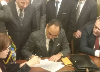 هاني سري الدين يتقدم بأوراق ترشحه لرئاسة حزب الوفد ويعلن طرح برنامجه الانتخابي خلال أيام