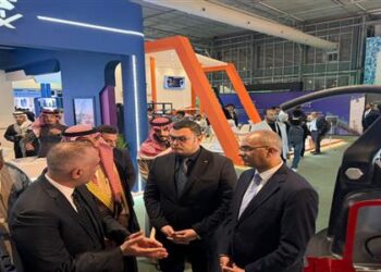 وزير الإسكان يتفقد أجنحة معرض “إيفات السعودية 2026” بالرياض لبحث توطين التكنولوجيا وجذب الاستثمارات العالمية