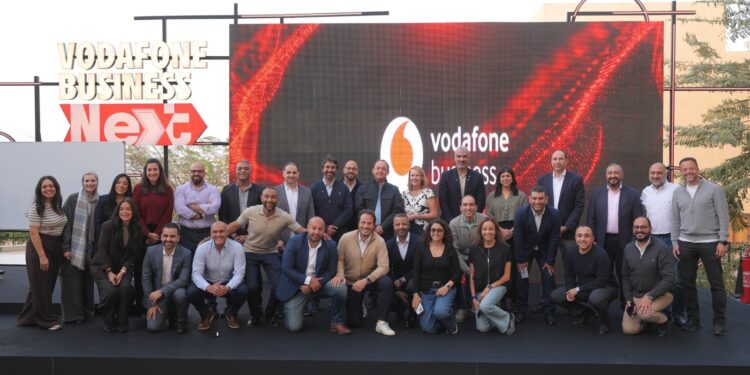 تناقش مستقبل حلول الشركات اعتمادًا على تكنولوجيا الذكاء الاصطناعي وإنترنت الأشياء والحوسبة السحابية