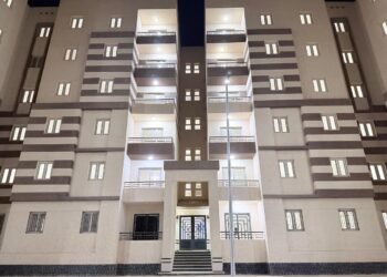 تنفيذاً لتوجيهات وزير الإسكان: “مدينة قنا الجديدة” تشهد إطلاق التيار الكهربائي بمشروعات سكنية وتوسعات عمرانية