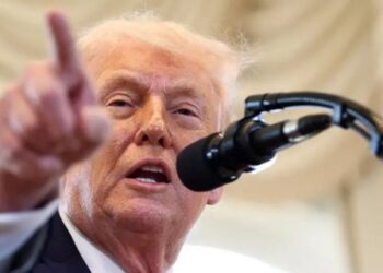 ترامب يُهدّد إيران بالسفن الكبيرة.. وتفاهم حول نفط فنزويلا وتحذير للصين