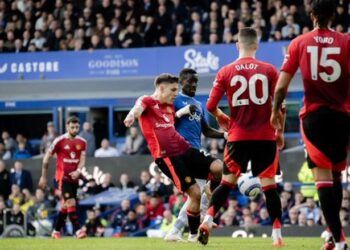 مانشستر يونايتد يواجه الوقوع فولهام اليوم في الدوري الإنجليزي