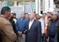 وزير النقل يتفقد مواقع العمل بالخط الأول من شبكة القطار الكهربائي في المسافة من العلمين حتى الإسكندرية