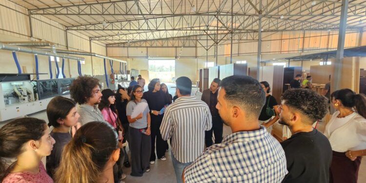 زيارات تعليمية لمدينة دمياط ومصنع ببدر وأكبر معرض اثاث بالشرق الأوسط لربط دراساتنا الاكاديمية بالصناعة