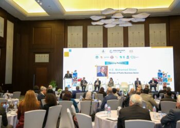 وزير قطاع الأعمال يستعرض فرصا واعدة للشراكة والاستثمار والتوسع الخارجي لشركات المقاولات التابعة