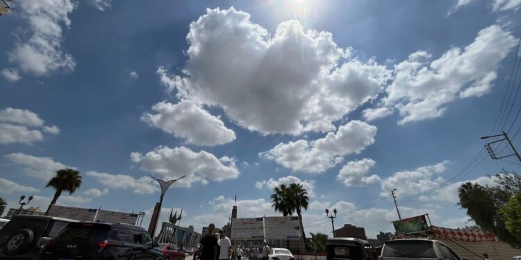 الطقس غدا.. ارتفاع بالحرارة وشبورة صباحا والصغرى بالقاهرة 18 درجة