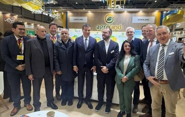 وزير الزراعة يبحث في “برلين” تعزيز التعاون مع كبرى الشركات الهولندية لرفع قدرات التصدير والإنتاج الزراعي