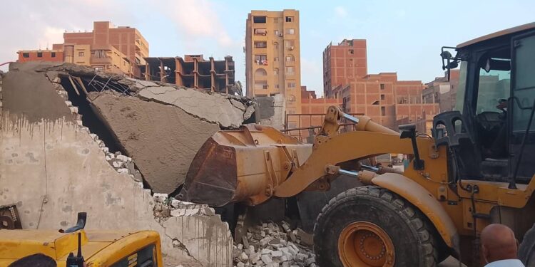 وزيرة التنمية تستعرض تقريراً حول نتائج المرحلة الأولي من الموجة الـ28 لإزالة التعديات