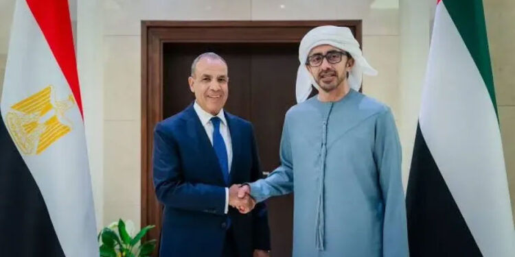 وزير الخارجية يلتقي نائب رئيس مجلس الوزراء ووزير خارجية دولة الإمارات