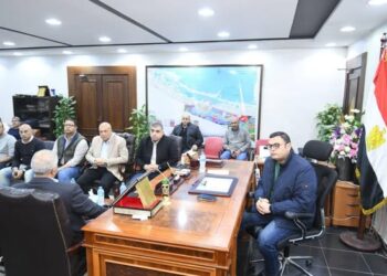 وزير الإسكان يتابع موقف تنفيذ المشروعات التنموية فى “سملا وعلم الروم” ومدينة رأس الحكمة