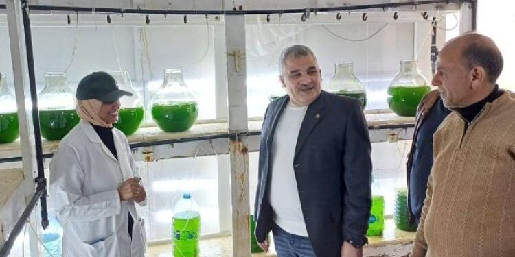 المدير التنفيذي لجهاز حماية وتنمية البحيرات يتفقد المفرخ السمكي بالكيلو 21 ويوجّه بتطوير المعامل