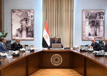 رئيس الوزراء يستعرض جهود تحفيز بيئة الاستثمار بمنطقة شبه جزيرة سيناء