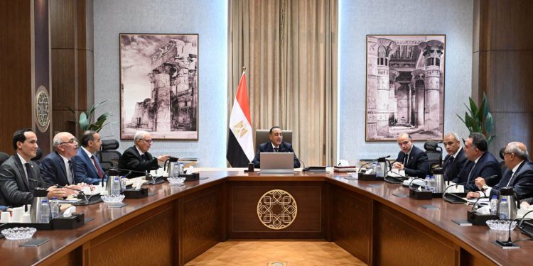 رئيس الوزراء يستعرض جهود تحفيز بيئة الاستثمار بمنطقة شبه جزيرة سيناء