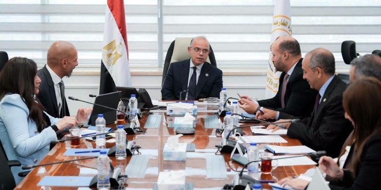 وزير الاستثمار يبحث مع قيادات أمازون مصر خطط التوسع والاستثمار وتعزيز تنافسية بيئة الأعمال