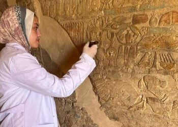 البعثة الأثرية المصرية تكشف عن ثلاث مقابر صخرية من عصر الدولة الحديثة بجبانة البوباسطيون
