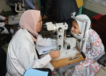 رئيس الوزراء يستعرض تقريراً للجنة الطبية العليا والاستغاثات لقافلة طبية شاملة تم تنظيمها بمحافظة المنوفية