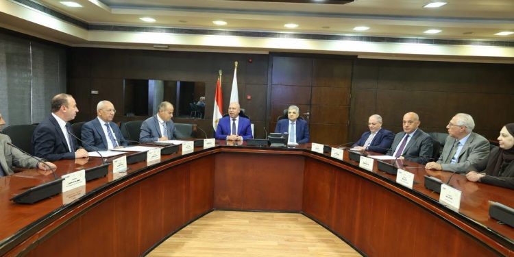 وزير النقل يترأس اجتماع الجمعية العامة غير العادية لشركة موانئ مصر البحرية