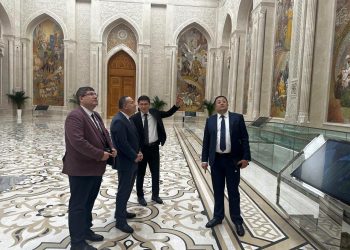 وزير التعليم العالي يتفقد مركز الحضارة الإسلامية في أوزبكستان ويعزز التعاون الأكاديمي بين البلدين