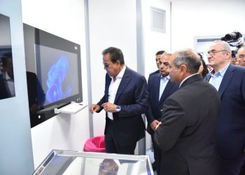 وزير الصحة يتفقد تطوير مستشفى أورام الإسماعيلية ويشيد بجودة الخدمات وسرعة تقديم العلاج للمرضى