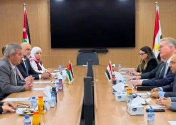 وزير البترول يبحث مع نظيره الأردني تعزيز التكامل في الطاقة والتعدين وفتح آفاق جديدة للشراكات
