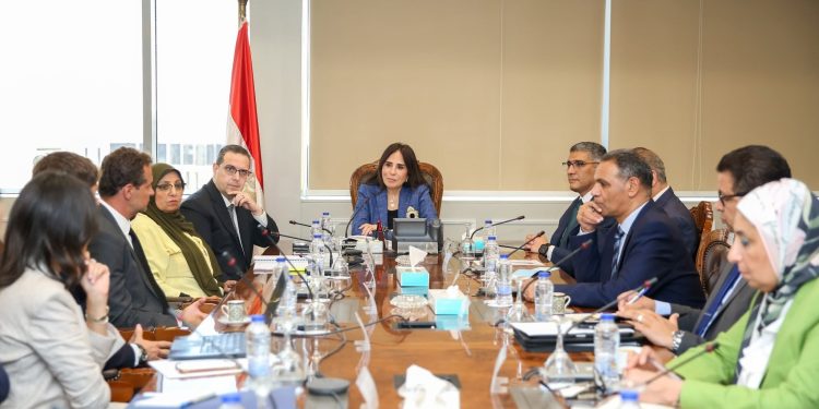 وزيرة الإسكان تلتقي مسئولي شركة مصر إيطاليا للتطوير العقاري لبحث التعاون بشأن عدد من الفرص الاستثمارية