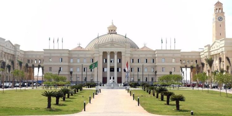 جامعة القاهرة تطلق قافلة متخصصة للكشف المبكر عن سرطان الثدى