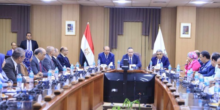 وزير التعليم العالي يترأس اجتماع مجلس جامعة المنصورة بحضور محافظ الدقهلية ورئيس الجامعة