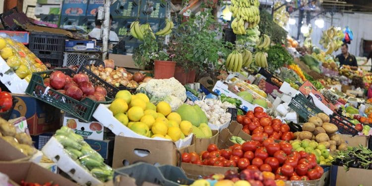 سعر الخضار والفاكهة اليوم الثلاثاء في الأسواق