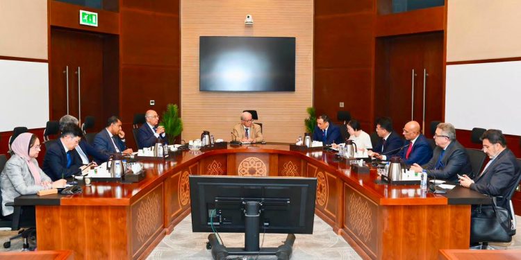 نائب رئيس الوزراء يستقبل رئيس “CNCEC” الصينية لبحث توسع استثماراتها في مصر ومشروعاتها في الصناعات البتروكيماوية