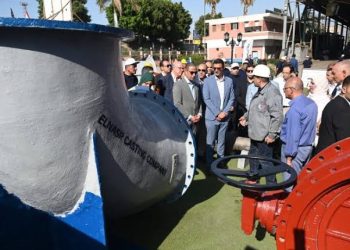 وزير الصناعة يتفقد مصنع شركة النصر للمسبوكات بالجيزة للوقوف على مسار العملية الإنتاجية على أرض الواقع
