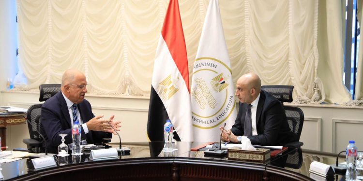 وزير التربية والتعليم يبحث سبل التعاون مع اتحاد الصناعات المصرية لتطوير مدارس التعليم الفني